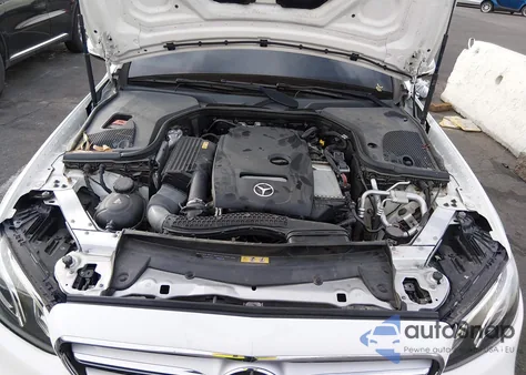 2017 Mercedes-Benz E 300 z USA, uszkodzony, nr VIN WDDZF4JB8HA094539